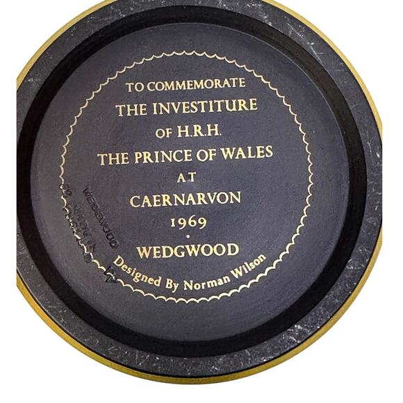 Wedgwood Black Basalt Jasperware 1969 Commemorative Tankard Mug Prince of Wales - Picture 6 of 7